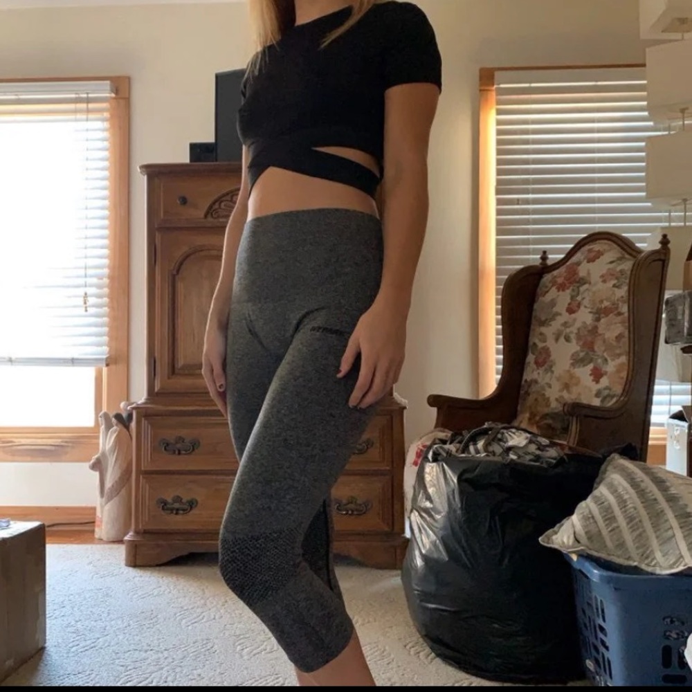 Grey Cropped Leggings